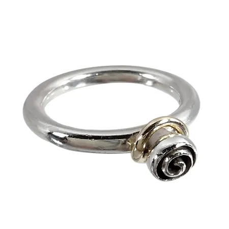Ring PANDORA, silver 925/1000, (ALE) förgylld detalj, Ø18¼ mm, bredd 3-7,5 mm, fint skick  Vikt: 6 g