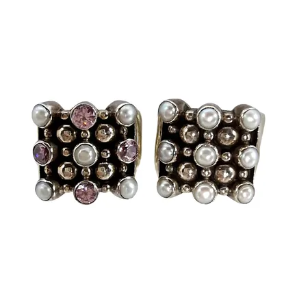 Ringar, 2 stycken, silver 925/1000, sötvattenspärlor & rosa stenar, Guldfynd, Ø19¼ och 20¼ mm, bredd 9-18,5 mm, stenar utan anmärkning, fint skick  Vikt: 25,6 g