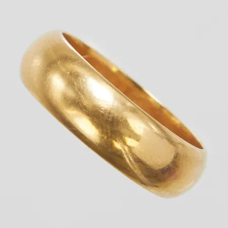 Ring, slät, Ø16¼, bredd: 5,4mm, personlig gravyr, repig, svenska stämplar, 18K Vikt: 5,8 g