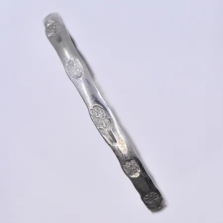 Armring, Ø67 mm, bredd 6 mm, silver 925/1000. Vikt: 15,2 g