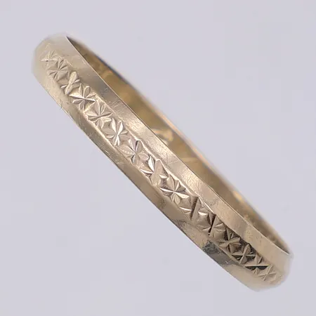 Ring, vitguld, stl 19¼, gravyr, 18K Vikt: 2 g