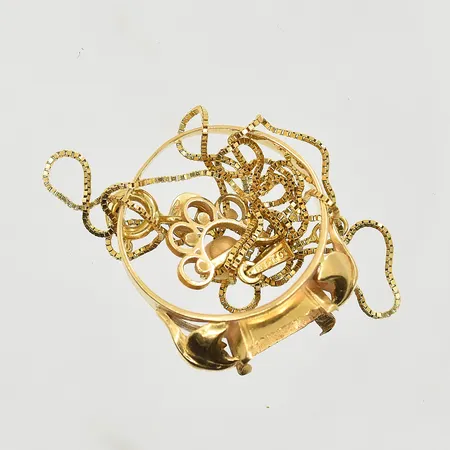 Diverse defekt guld med stenar, 18K. Vikt: 4,9 g