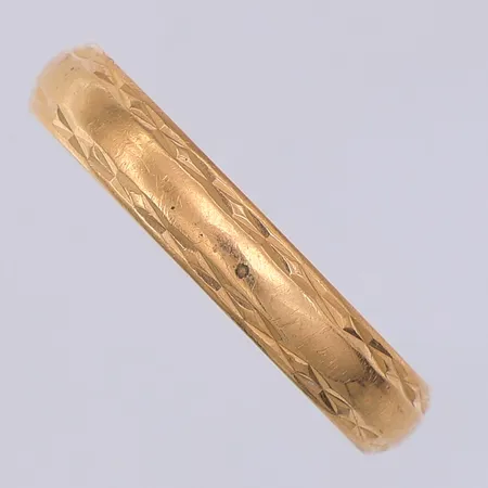 Ring, stl 19¼, gravyr, 18K Vikt: 4,2 g