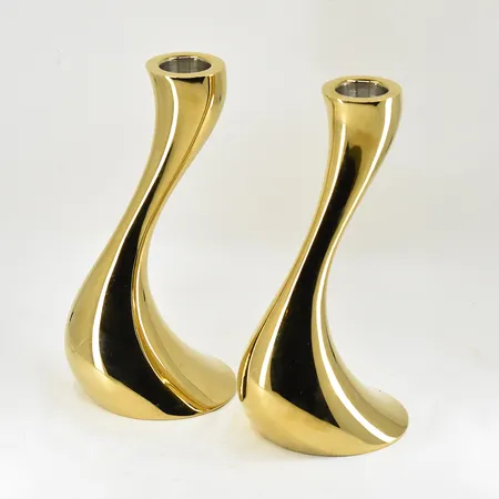 Ett par ljusstakar, Georg Jensen, modell Cobra, design Constantin Wortmann, höjd 16 cm, rostfritt stål, förgyllda, inga tillbehör.
