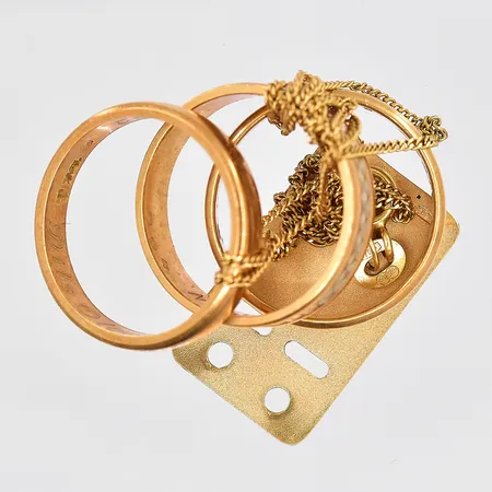 Diverse guld, defekter, gravyrer, 18K Vikt: 14,7 g