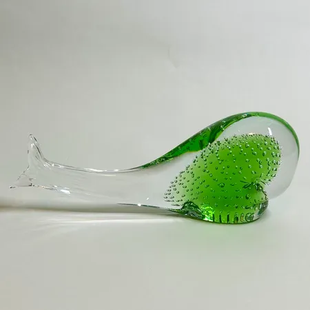 Glasfigurin Val, Färe-Marcolin, D 25, för Ronneby Sweden, grön, signerad, höjd 20cm Vikt: 0 g