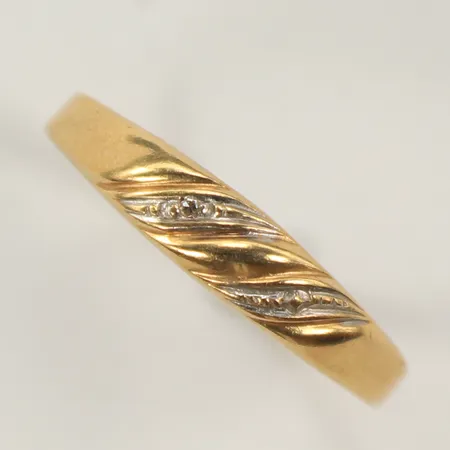 Ring, stl ca 18½, bredd 1-3mm, rödguld/vitguld, 18K  Vikt: 0,9 g