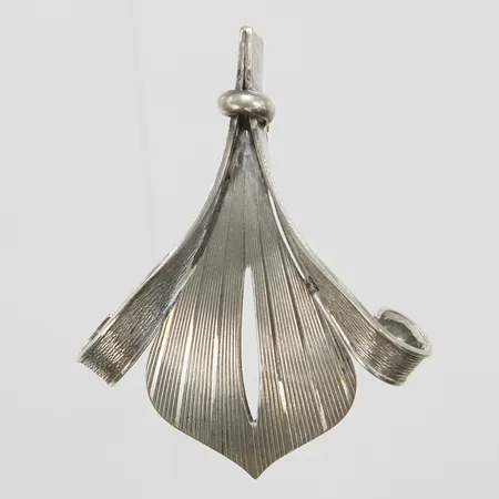 Silverbrosch, 50x39,5mm, nål i oädel metall, 830/1000 Vikt: 8,4 g