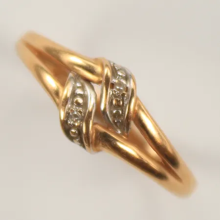 Ring stl 16¾, bredd 1-5mm, 18K Vikt: 1,6 g