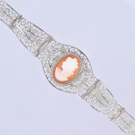 Armband med Camé och säkerhetskedja, längd 18 cm, bredd 9-23 mm, silver 800/1000. Vikt: 13,9 g