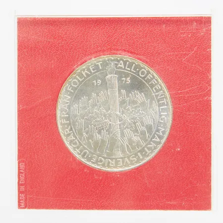 Minnesmynt, Ø36mm, Nya Grundlagen, All Offentlig Makt i Sverige Utgår Från Folket, år 1975, nominellt värde 50kr, Sveriges Riksbank, etui, silver 925/1000 Vikt: 27 g