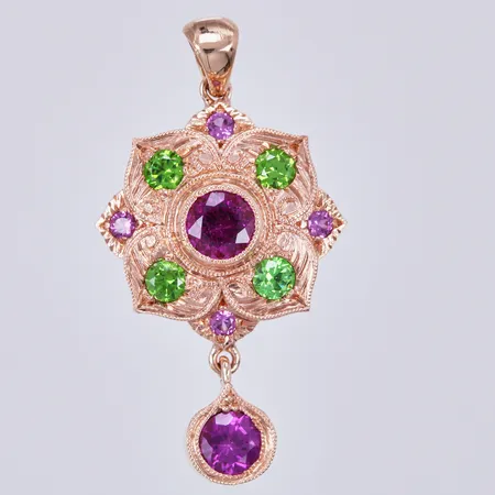 Hänge med granater, längd: ca 3,2cm, bredd: ca 18mm, 14K Vikt: 4,7 g