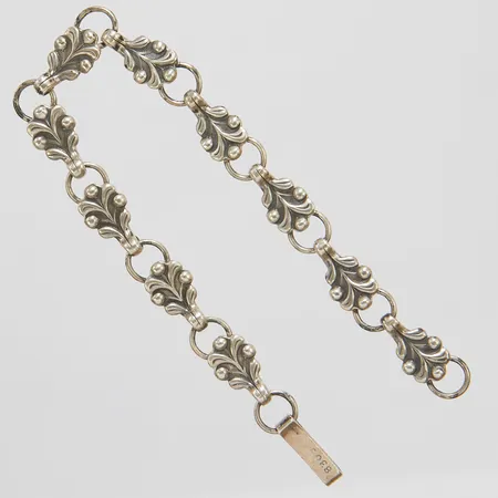 Silverarmband, längd: 17cm, bredd: 2,5-7,5mm, Victor Janson 1979, 830/1000 Vikt: 6,4 g