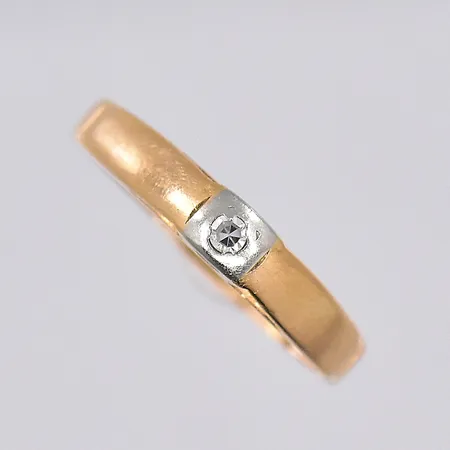 Ring med diamant ca 0,02ct, stl 15, 18K Vikt: 1,2 g