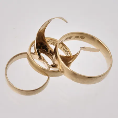 Diverse defekt guld, 18K, vikt 13,71g.