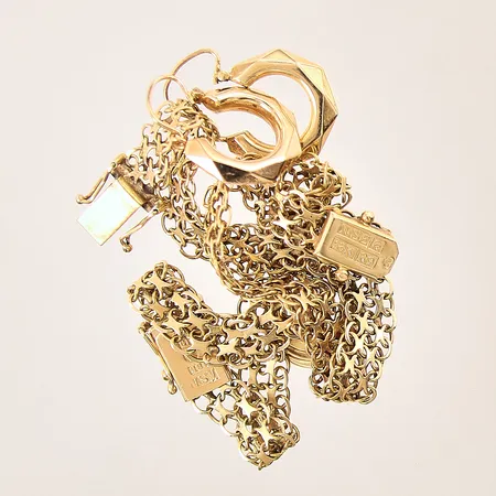 Diverse guldsmycken, udda, slitna, buckliga, 18K Vikt: 20,6 g