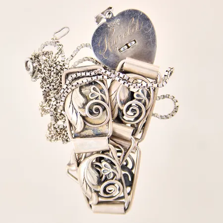 Diverse silversmycken, ojämnheter, stenar, gravyr, silver 830-925/1000 Vikt: 35,5 g