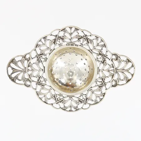 Tesil, 124x85mm, genombruten dekor, svensk importstämpel, silver 830/1000. Vikt: 35,1 g