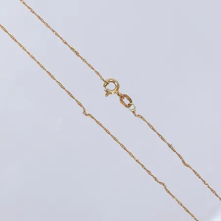 Kedja Singapore, ca 52cm, bredd 0,9mm, slitna länkar, GHA. 9K Vikt: 0,9 g