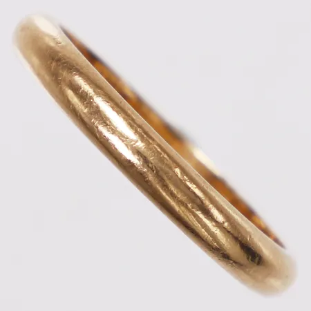 Ring, slät, stl 20½, bredd 3,2mm, Hallbergs Guldsmeds Ab C G, År 1961, gravyr, 18K Vikt: 5,8 g