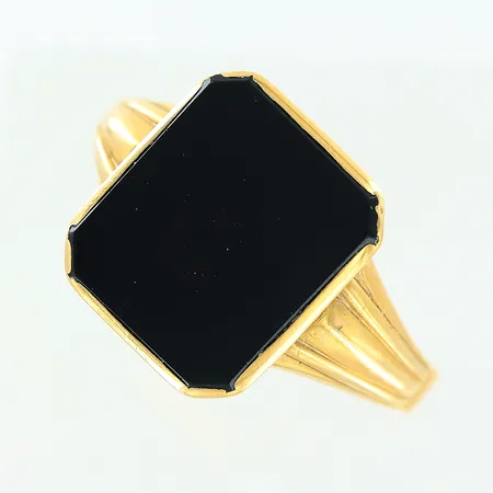 Klackring, onyx, stl 20, bredd 2,5-14,5mm, bucklig och skev skena, 18K Vikt: 3,4 g