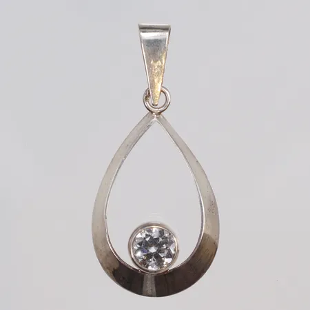 Hänge med slipad vit sten 19x40mm, möjligen finsk stämpel, silver 925/1000 Vikt: 2,5 g