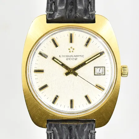 Herrur Eterna-Matic 2002, boett Ø37 mm, automat, datum, stål/doublé, läderband, boettnr 633.2012.25, cal 12824, 1970-tal, fungerade vid testtillfället, inga tillbehör.