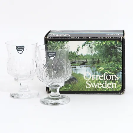 Två glas för spritdrycker Orrefors "Eden" design Lars Hellsten,, höjd: 8cm, originalförpackning med slitage