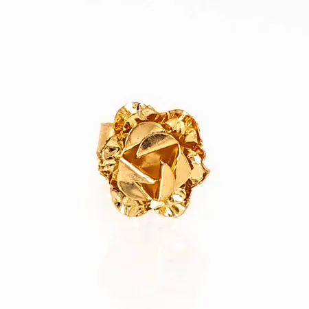 Udda örhänge, Blomma i 18K guld. Mått Ø 8,0 mm. Vikt: 0,6g. 