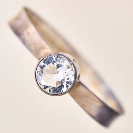 Armring med bergskristall, Ø6cm, ALTON, K-E Palmberg, öppningsbar, skev, silver 925/1000 Vikt: 21,9 g