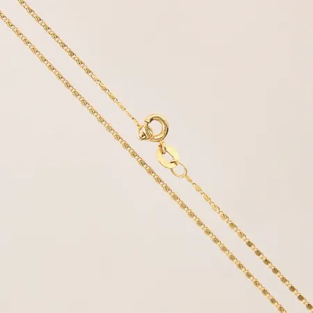 Kedja S-länk, längd 44cm, bredd 1mm, ojämnheter, 18K Vikt: 2,1 g