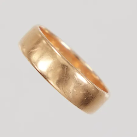 Ring, stl 20, bredd 6mm, gravyr, 18K,  Vikt: 5,9 g