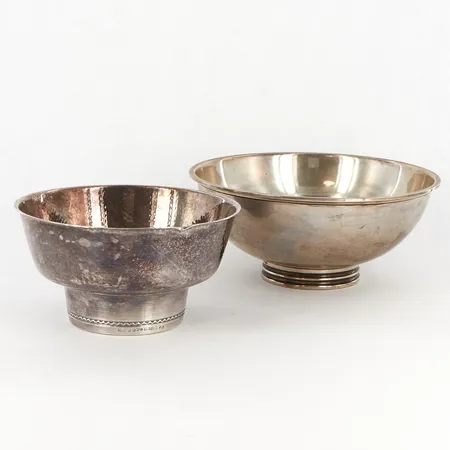 Två skålar, höjd: 55 samt 60mm, Ø ca 11 samt 14cm, silver  Vikt: 230,8 g
