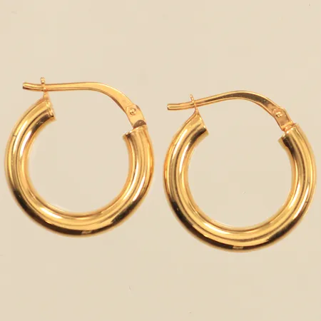 Ett par örhängen, creoler, Ø16,9mm, GHA, 18K Vikt: 1,6 g