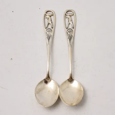 2st skedar i silver, 11,7cm, modell Jämtskogen, 830/100, tillverkad av Bror Schalin, år 1962, vikt 21,37g.