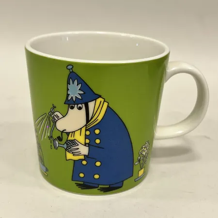 Muminmugg, Polismästaren, Arabia, Finland, höjd 8cm, ettikettmärkt, Made in Thailand Skickas med paket.