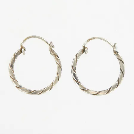 Ett par örhängen Creoler, Ø18mm, bredd: 1,6mm, silver 830/1000 Vikt: 2,1 g