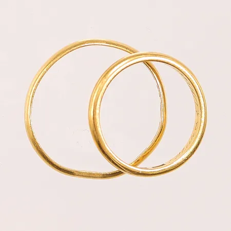 2 Ringar, gravyr/skeva, 23K 9,6g.
