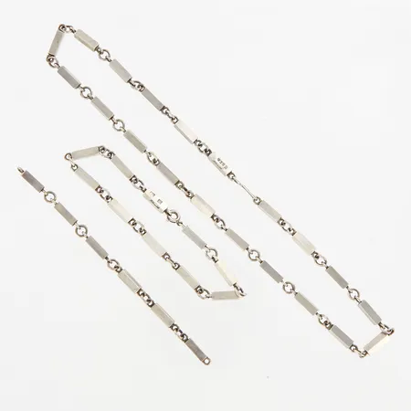 Collier, 36cm, Armband 18cm, samt extra länkbit 10cm, stavlänk, bredd: 3mm, Albrecht/ Albrechtssons, Lund, år 1965, silver 925/1000 Vikt: 39,6 g