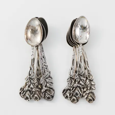 Skedar 12 st "Rosen", längd ca 9 cm, silver. Vikt: 93 g
