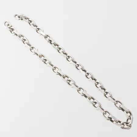 Collier "kätting", obs låset saknas, längd ca 44 cm, bredd ca 29-88 mm, silver. Vikt: 93,3 g