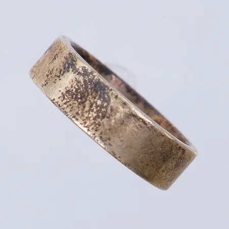Ring slät, stl 18, ca bredd 6,2mm. 925/1000 silver  Vikt: 6,9 g