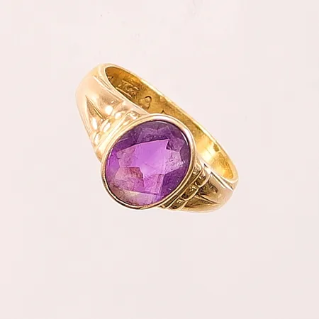 Ring, skev/gravyr, fattning i 18K, skena i 23K, 7,8g.