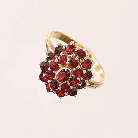 Ring, granater, Ø17, bredd:14mm, 18K 3,9g.