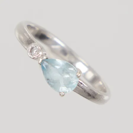 Ring, stl 17, stenar, bredd 2,1 - 5,1mm, Silver 925/1000  Vikt: 1,9 g