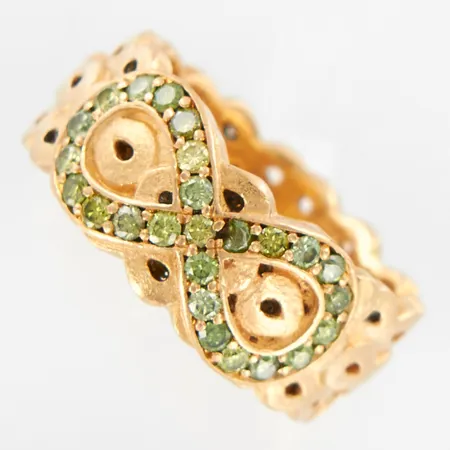 Ring med gröna diamanter 25 x 0,01ct samt en diamant 0,01ct infattad i skenan, stl: 16, bredd: 8mm, 18K,  Vikt: 8,9 g
