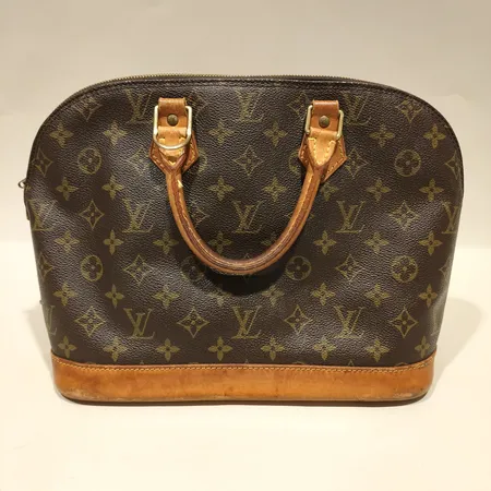 Väska, Louis Vuitton Alma, monogramcanvas, datumkod; VI0936, mått ca 16x24x34cm, slitage, fläckar, trög lås samt dragkedja, sömmar har släppt, troligen 1996 made in France,  inga tillbehör