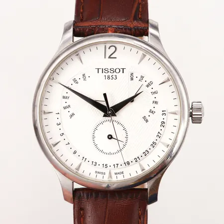 Herrur Tissot Tradition Perpetual Calendar,  Ø42mm, Quartz, ref: T0663637 A, snr: 13JA0003427, läderarmband, mindre slitage på armband, inga övriga tillbehör