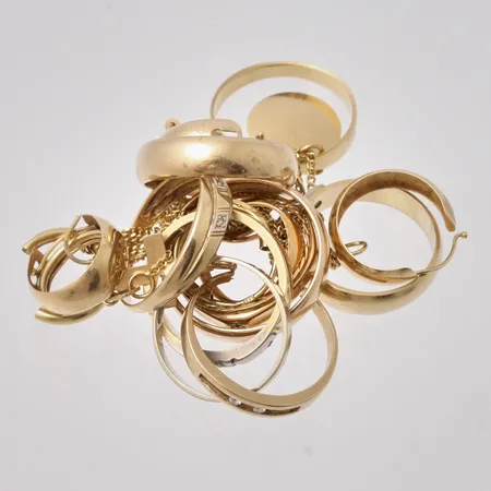 Diverse defekt guld, 18K vikt 29,61g.