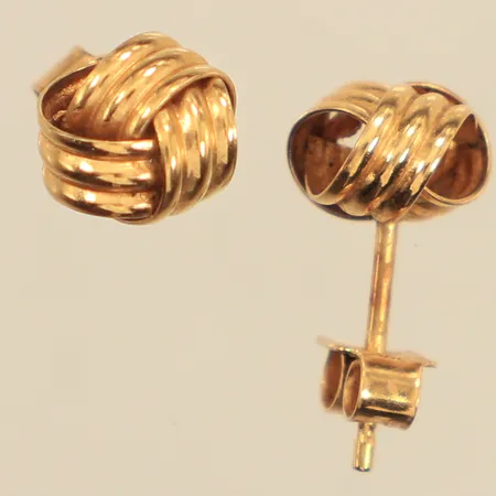 Ett par örhängen, ca Ø7mm, 18K Vikt: 1,5 g